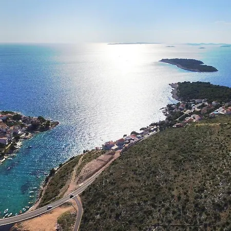Apartments By The Sea Bilo, Primosten - 3090 * Primosten
