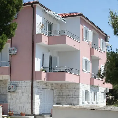 Apartments By The Sea Bilo, Primosten - 3090 *