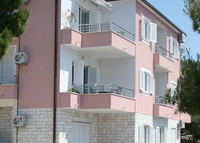 By The Sea Bilo, - 3090 *